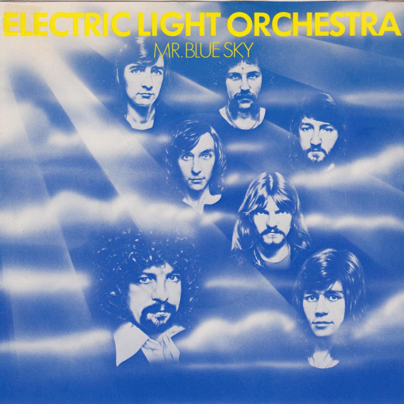 Blue light orchestra. Electric Light Orchestra 1977. Mr. Blue Sky Electric Light Orchestra. Группа Electric Light Orchestra фотоальбомов. Electric Light Orchestra out of the Blue 1977.